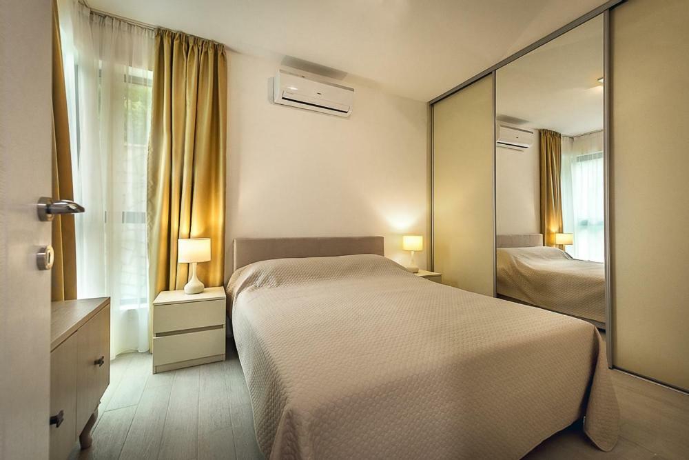 Adria Lux Apartmens 2 Светі-Стефан Екстер'єр фото