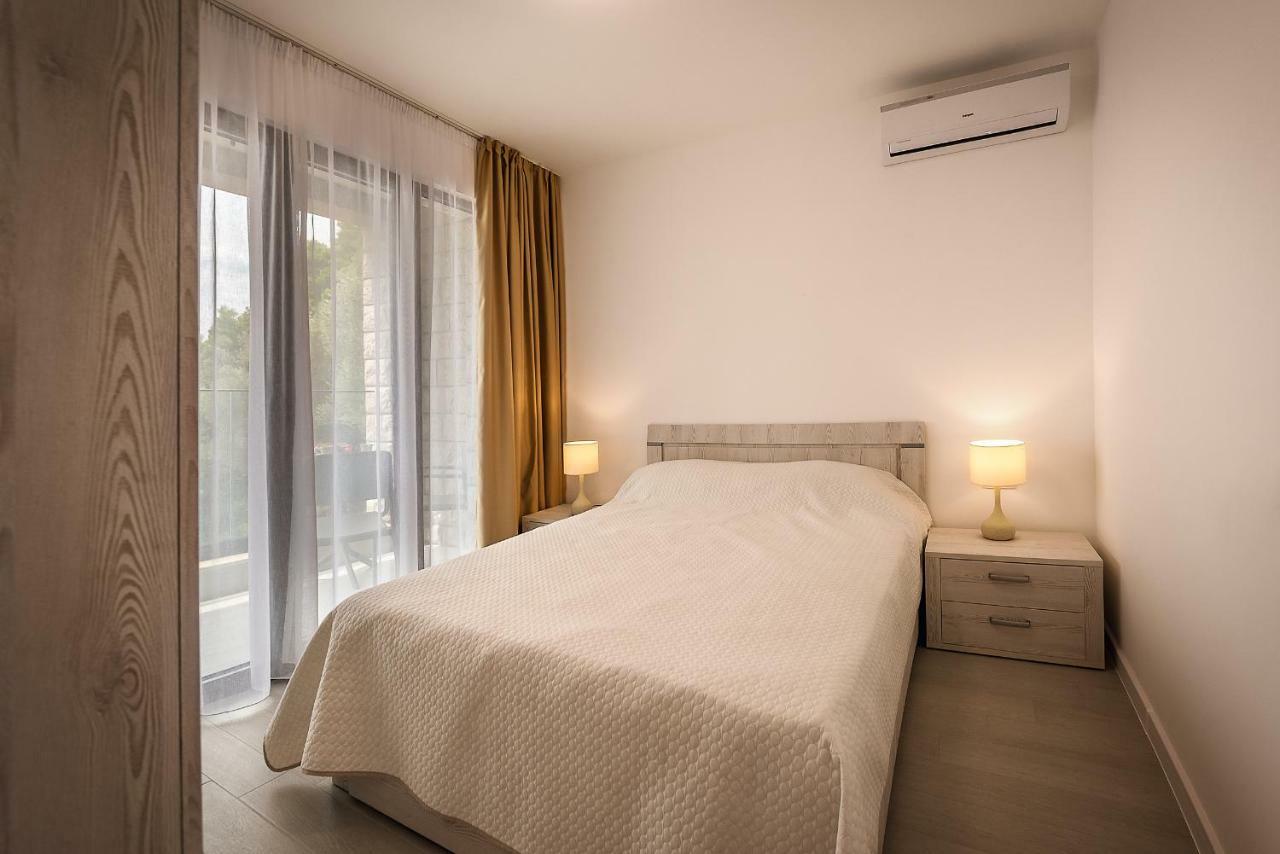 Adria Lux Apartmens 2 Светі-Стефан Екстер'єр фото