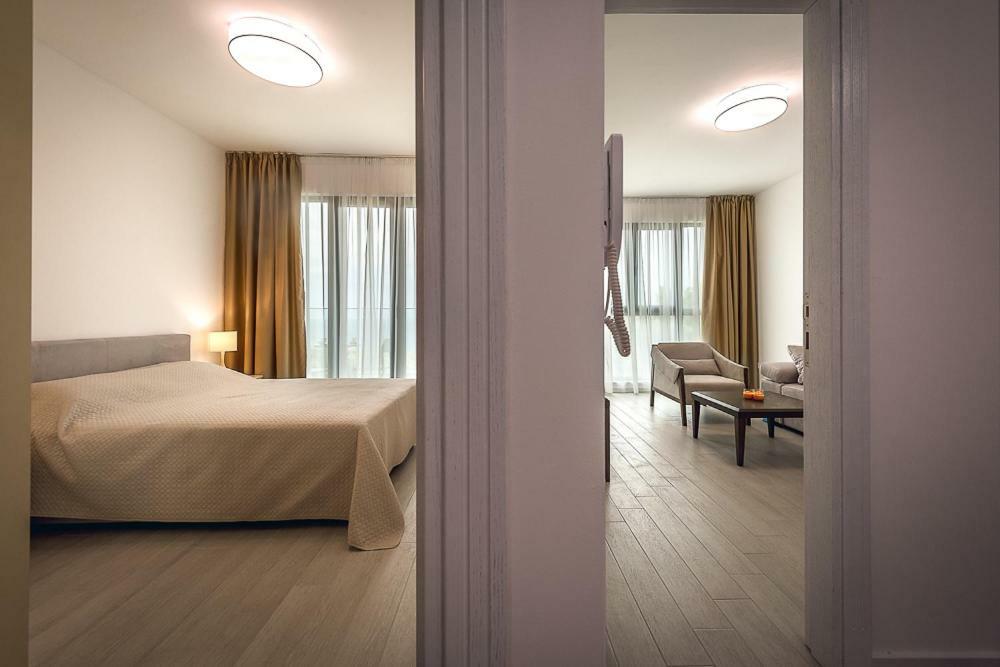 Adria Lux Apartmens 2 Светі-Стефан Екстер'єр фото
