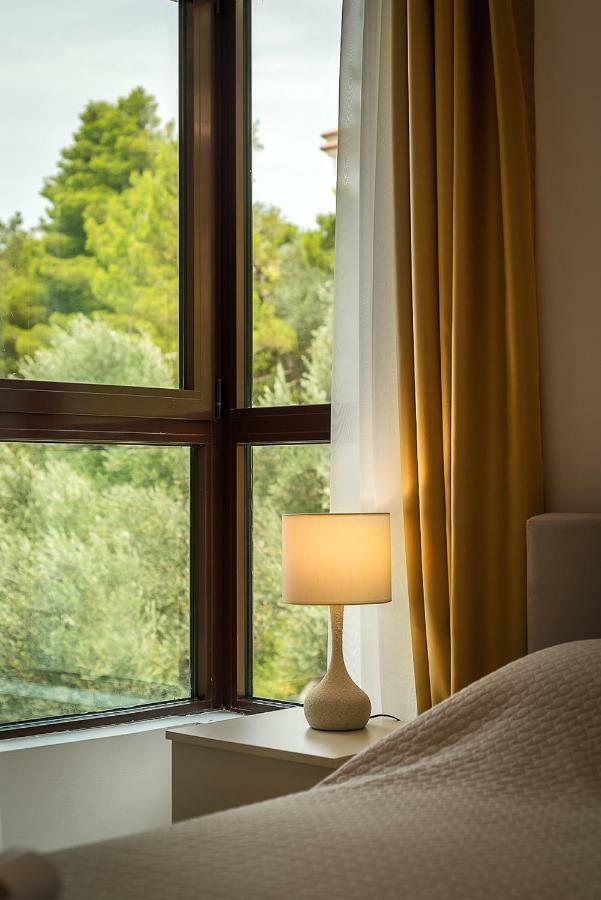 Adria Lux Apartmens 2 Светі-Стефан Екстер'єр фото
